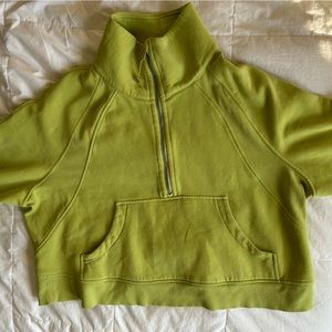 PERFECT CONDITION LULULEMON GREEN SCUBA HALF ZIP FUNNEL NECK